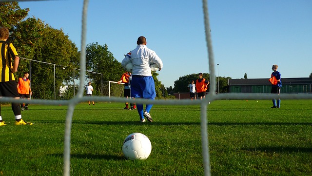 中超比赛亮点：上海海港绝杀山东泰山,